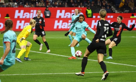 Barcelona's Salma Paralluelo scores their equaliser against Eintracht Frankfurt.