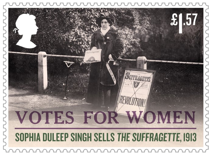 Sophia Duleep Singh sells copies of The Suffragette, 1913