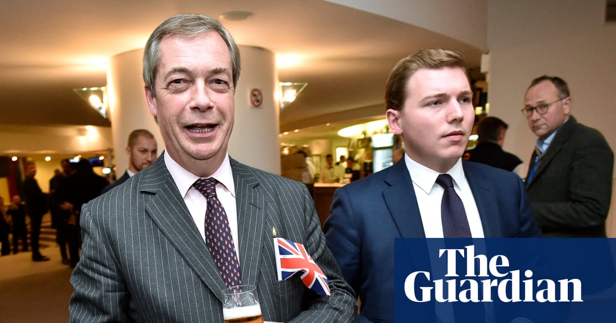 Convicted fraudster was introduced as Farage’s chief of staff, says ex-Reform candidate