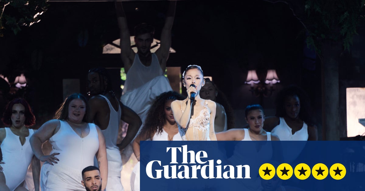 Κριτική της Ariana Grande – λαμπερές επιτυχίες και ισχυρά φωνητικά σε εκπληκτική επιστροφή στη σκηνή