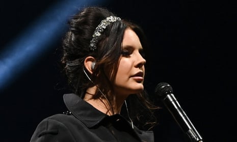 Lana Del Rey at Glastonbury review – modern pop's greatest auteur gets cut  off in her prime | Lana Del Rey | The Guardian
