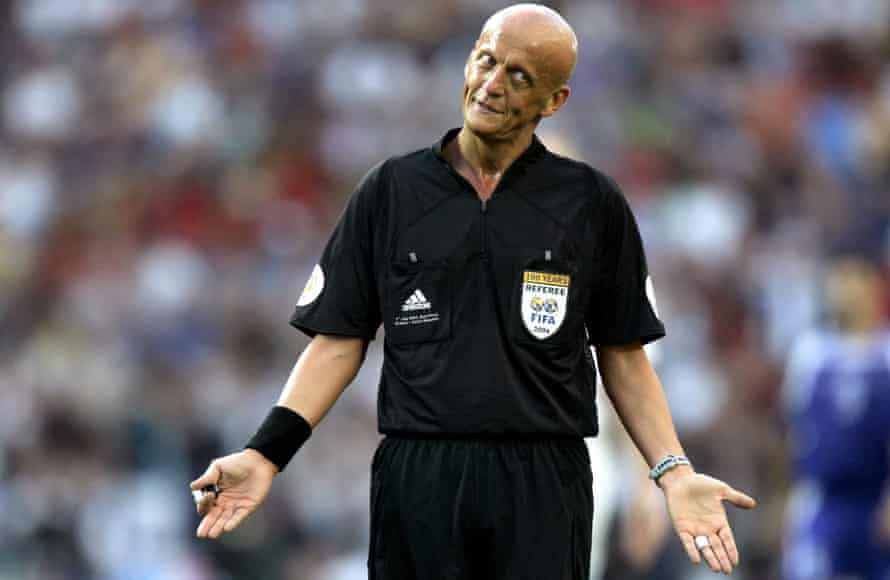 Celebrating Pierluigi Collina As The Referee Returns To Action At Old Trafford Soccer The Guardian Celebrating Pierluigi Collina As The Referee Returns To Action At Old Trafford Soccer The Guardian