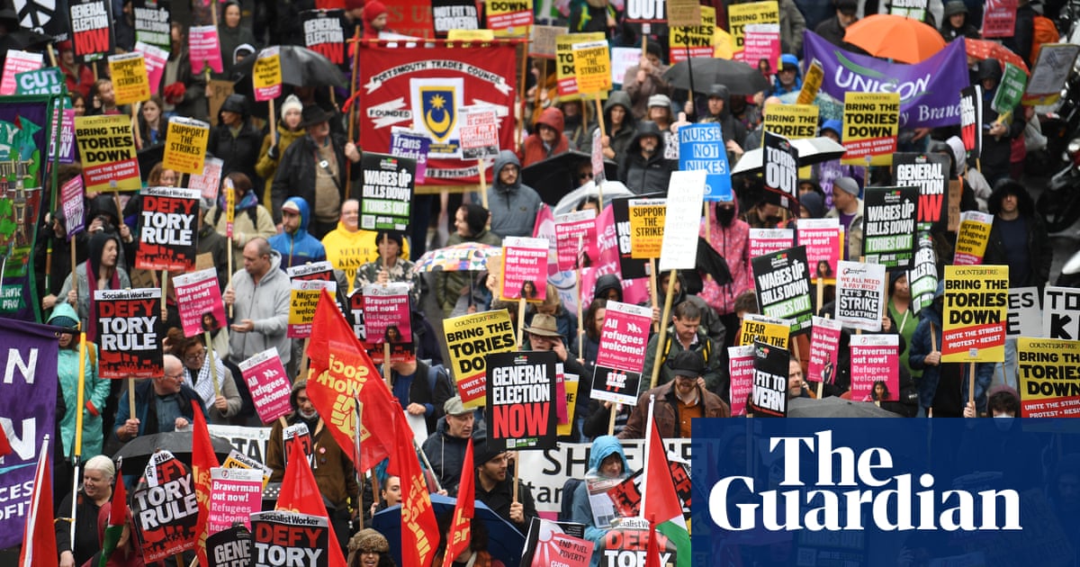 Thousands attend London rally to demand general election | Protest ...