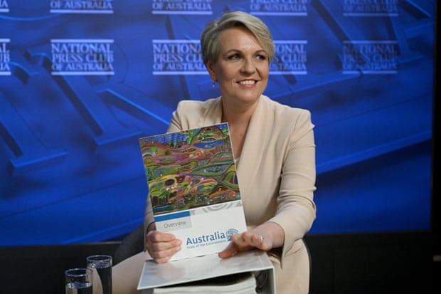 Tanya Plibersek with the state of the environment report which she launched at the National Press Club in Canberra