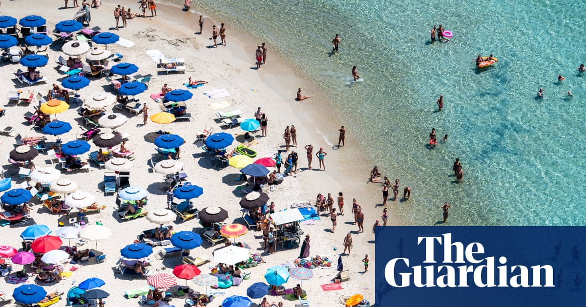 Sardinian beach bans umbrellas for people aged 10 to 65