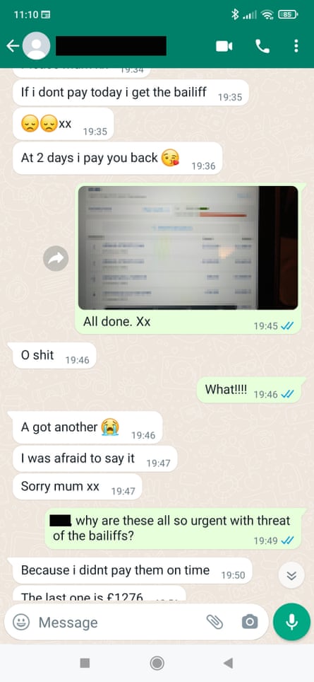 Part of the WhatsApp exchange between Paula Leonard and the fraudster posing as her daughter.