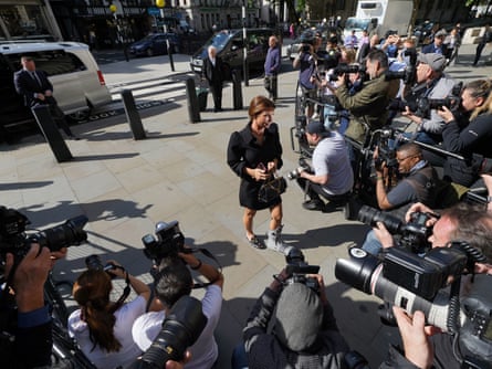 Coleen Rooney arrive à la Royal Courts of Justice de Londres.