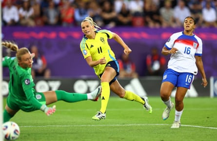 Stina Blackstenius beats England’s Hannah Hampton to make it 2-0 to Sweden.