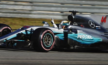 Lewis Hamilton Takes Us F1 Gp Pole But Sebastian Vettel Grabs Second Formula One 17 The Guardian