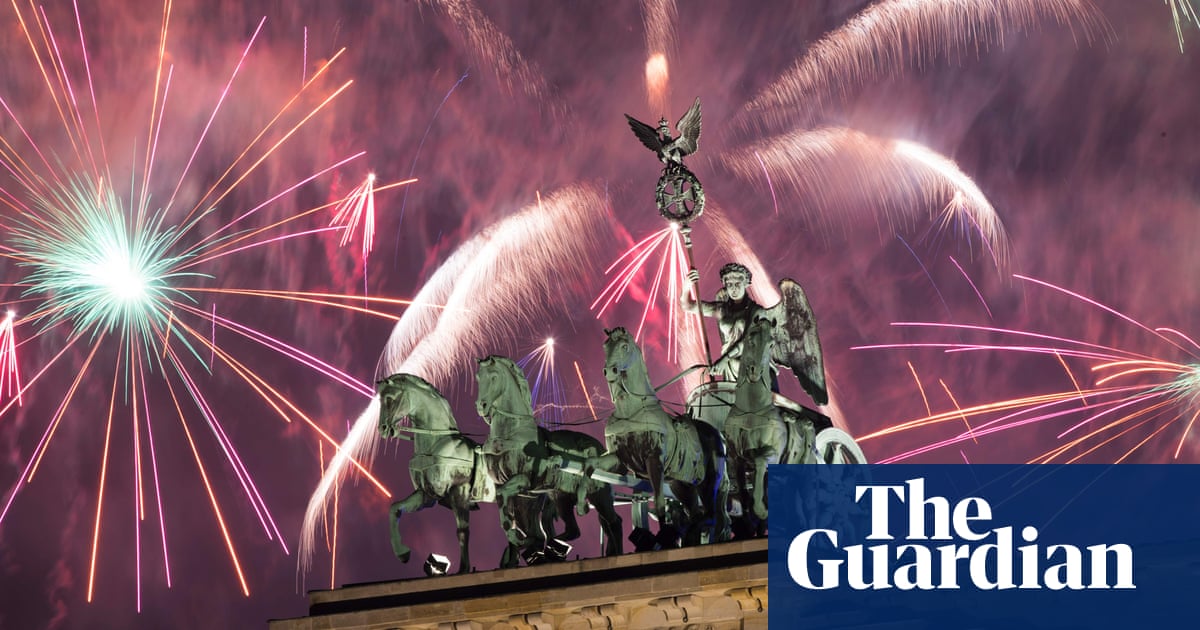 New year’s eve 2015 celebrations – in pictures New Year’s Eve 2016 celebrations – in pictures | Life and style | The Guardian