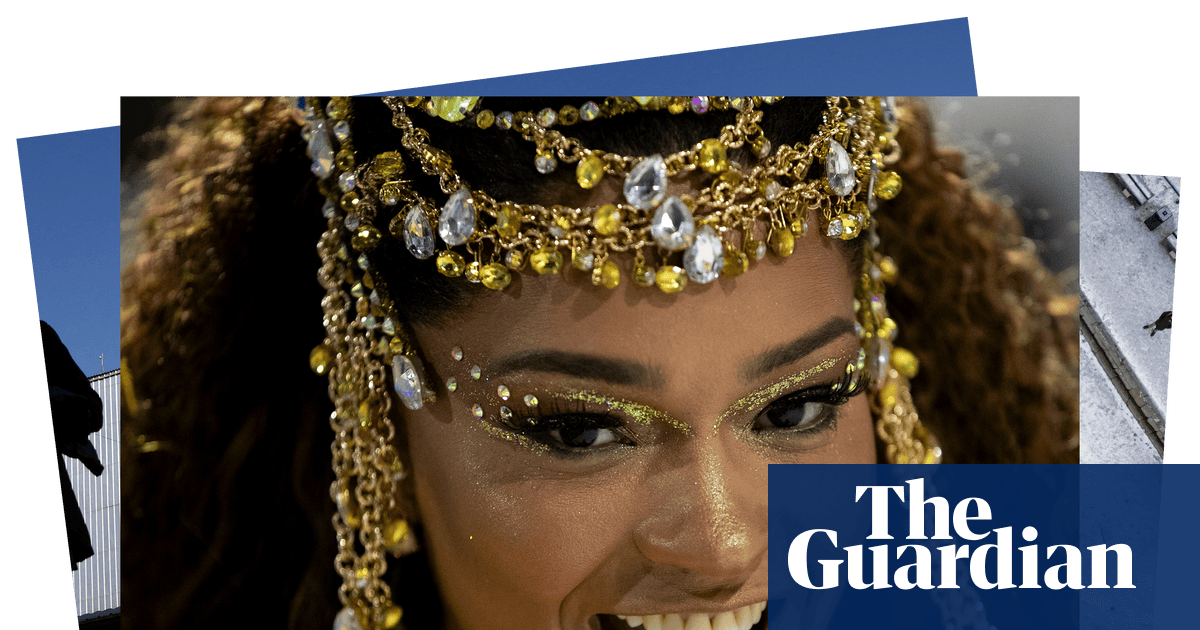 Tent painting, sand wrestling and year of the horse: photos of the day