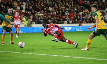 Fábio Jaló in action during Barnsley’s FA Cup clash against Barnsley