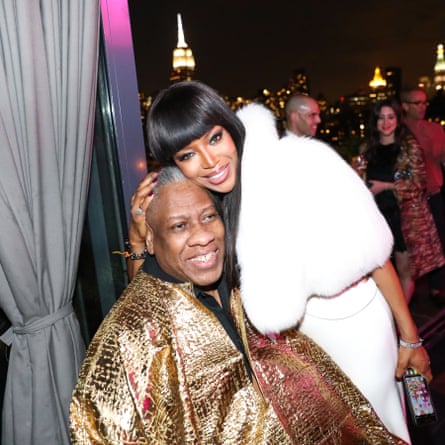 André Leon Talley avec Naomi Campbell lors de sa fête d'anniversaire en 2016.