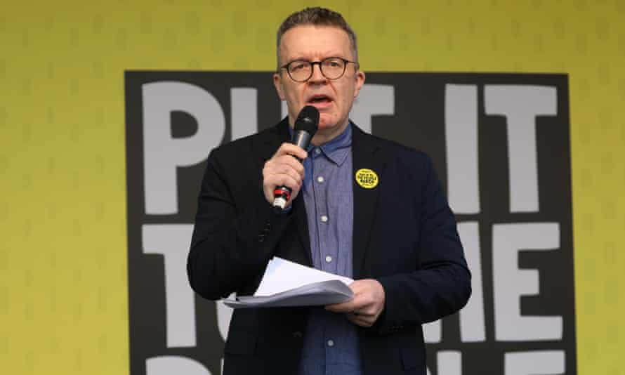 Tom Watson speaks at the rally.