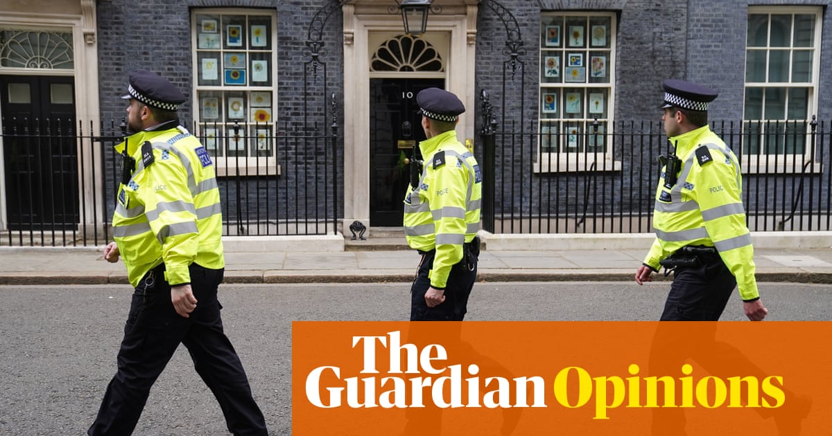 The Guardian view on policing in crisis: the Met needs a superhead 