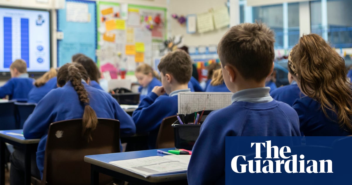 一进 20 children missed school in England due to Covid as cases rise 66%