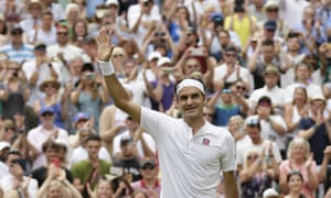 Roger Federer celebrates his victory