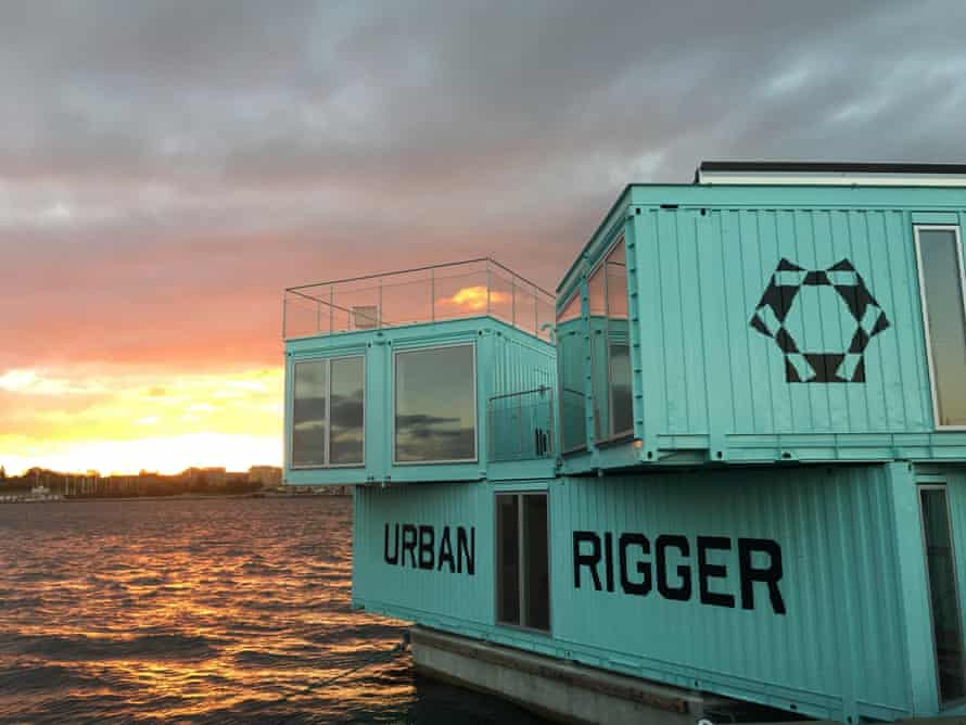 Urban Rigger floating housing
