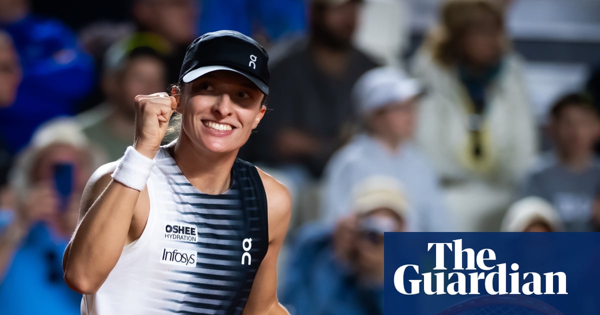 Iga Swiatek finds her flawless best to dismantle Naomi Osaka at Italian Open