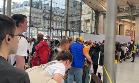 Queues at the Gare du Nord