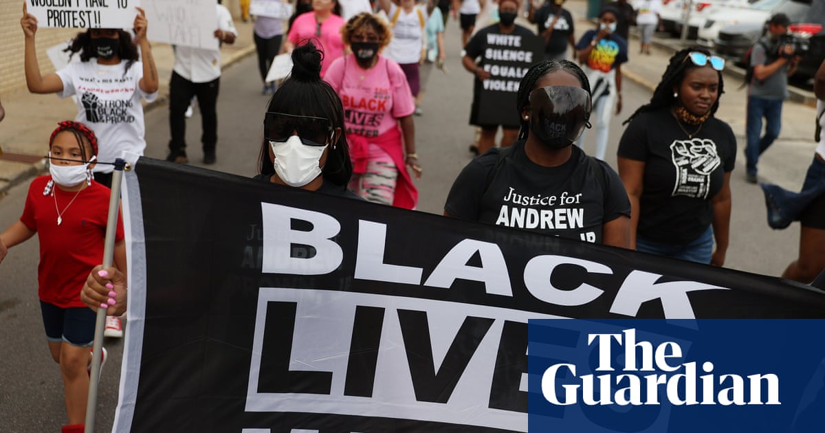 Andrew Brown shooting: officers will not face charges, says district