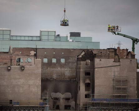 Dismantling work begins on the south facade of the devastated Glasgow school of art