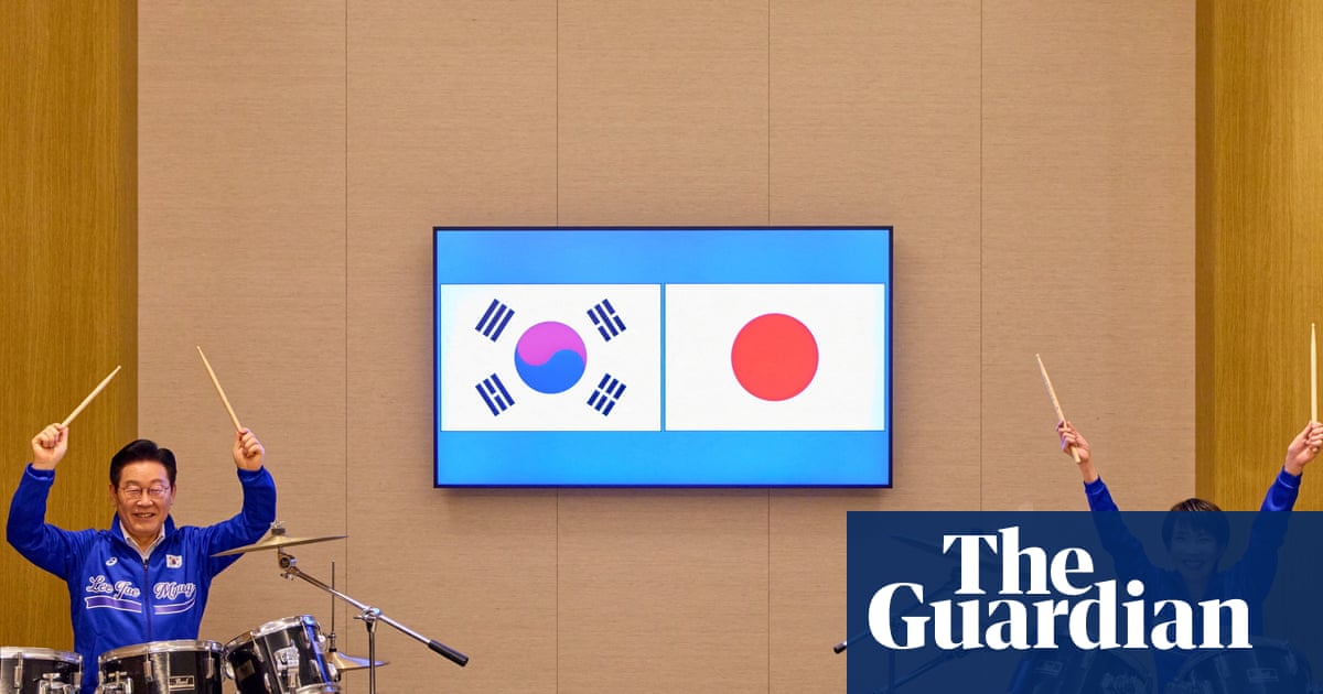Cymbal of unity? South Korea and Japan leaders bash out K-pop hits after summit talks