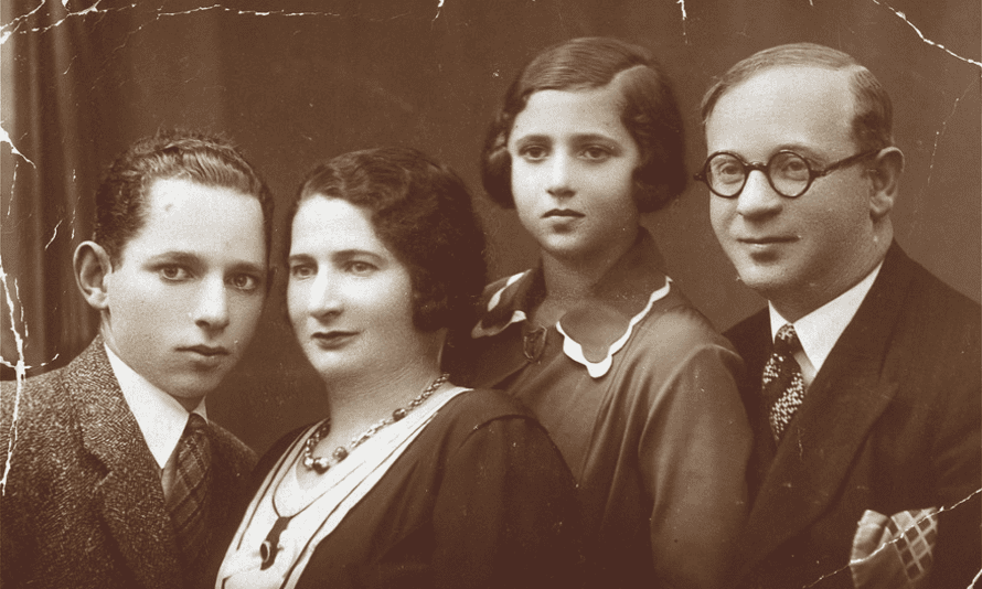 Kepenų šeima, iki 1939 m. Vaizdas: (iš kairės į dešinę) Džekas, Sava, Džatsija ir Abraomas.