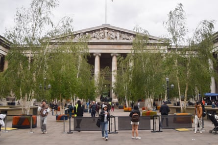 Tapestry of Trees, a Bayeux tapestry-inspired installation outside the British Museum.
