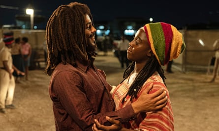Kingsley Ben-Adir and Lashana Lynch in Bob Marley: One Love.