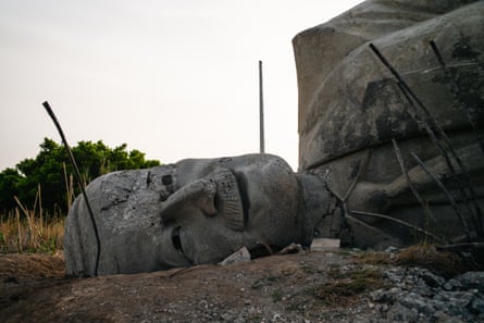 A toppled statue of the former Syrian leader Hafez al-Assad in Latakia.