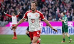 Harry Kane celebrates Bayern Munich's second goal in a victory over Borussia Mönchengladbach