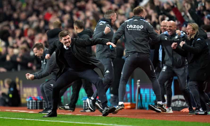 Premier League fans’ half-term reports, part one: Arsenal to Leicester | Premier League 3 Steven Gerrard