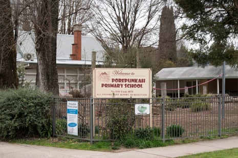 Porepunkah primary school will remain closed on Wednesday.