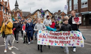 Waltham Holy Cross School protest against âAcademisationâ. Waltham Abbey.