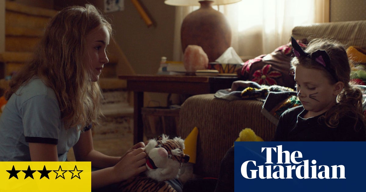 A Colony review – kisses and cliches in tender coming-of-age debut
