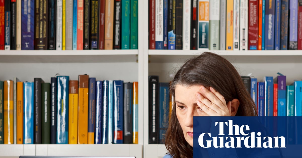Ignoring hot flushes is wrong': study challenges assumptions about perimenopause symptoms