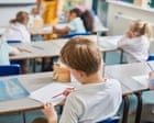 Declino demografico in Inghilterra: 800 scuole primarie a rischio chiusura entro il 2029 a causa dei bassi tassi di natalità