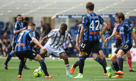 Samuel Iling-Junior in action against Atalanta.