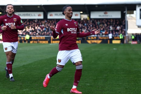 Crysencio Summerville celebrates breaking the deadlock during the FA Cup match between Burton Albion and West Ham United at the Pirelli Stadium.