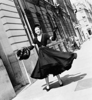 Diorama dress, autumn−winter 1947 haute couture collection