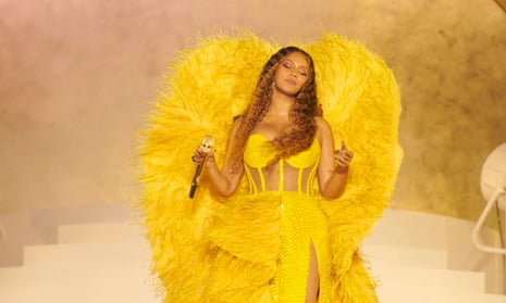 Beyonc makes controversial live return at exclusive Dubai concert | Beyonc | The Guardian Beyonc makes controversial live return at exclusive Dubai concert | Beyonc | The Guardian