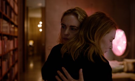 A star on stage, a monster behind the scenes... Blanchett with Nina Hoss in Tár.