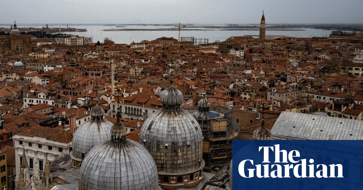 Venice pushes ahead with €10 entry fee plan as tourists flock back