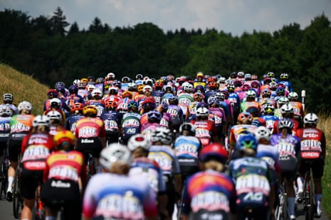 The peloton during the first stage in Lausanne