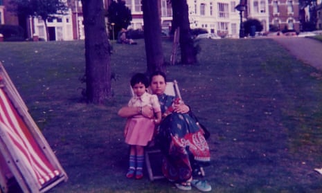 Kia Abdullah with her mother in 1986.