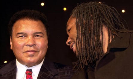 Muhammad Ali and Lenax Lewis met in London in January 2001.