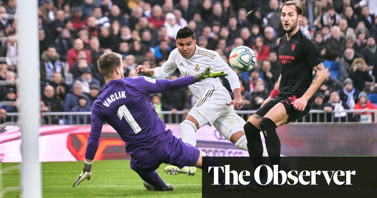 Casemiro at the double to help Real Madrid fend off Sevilla and top La Liga