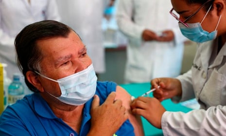 The first recipient of the vaccine in Nicaragua Marco Antonio Aráuz.