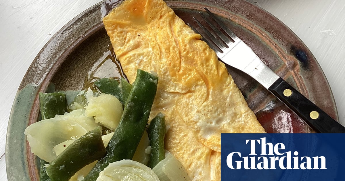 Rachel Roddy's recipe for potatoes, onions and green beans | A kitchen in Rome
